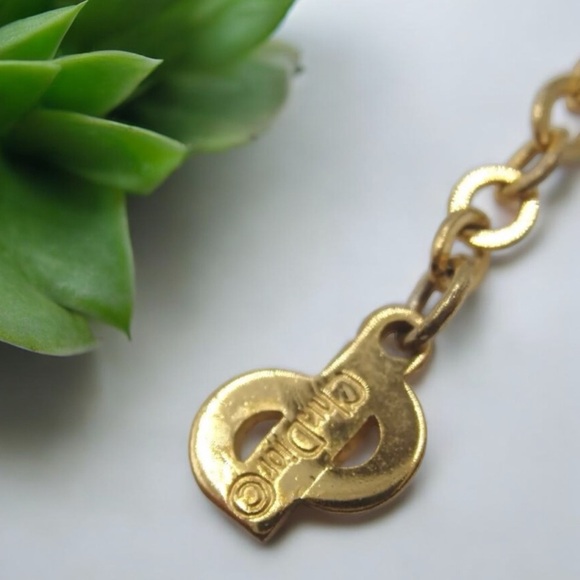 DIOR Signature Gold Necklace ๐๐ฅ - Picture 14 of 14